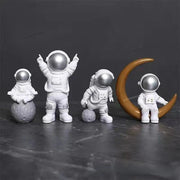 Conjunto de 4 Esculturas Decorativas de Astronauta Conjunto de 4 Esculturas Decorativas de Astronauta Bellaffina Prata 