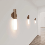 Luminária LED de Parede com Sensor de Movimento Recarregável e Base Removível Luminária LED de Parede com Sensor de Movimento Recarregável e Base Removível Bellaffina 