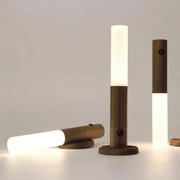 Luminária LED de Parede com Sensor de Movimento Recarregável e Base Removível Luminária LED de Parede com Sensor de Movimento Recarregável e Base Removível Bellaffina 